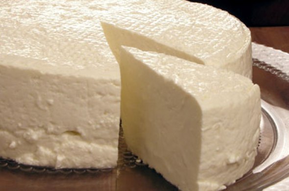 Lotes de água mineral e queijo são proibidos por conter bactérias