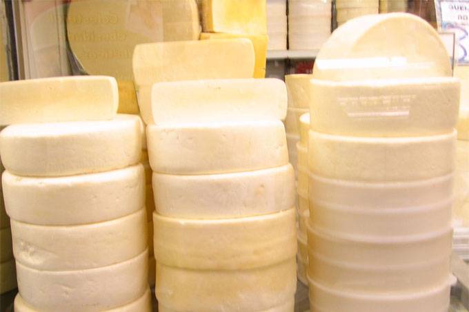 Bactérias aumentam a segurança no consumo de queijos artesanais.